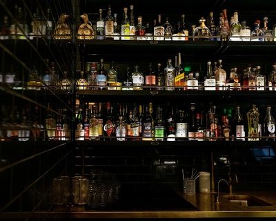 展出不同品牌和类型的葡萄酒