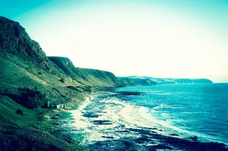 山脉、丘陵、悬崖、海岸、海洋、海洋、海岸、波浪