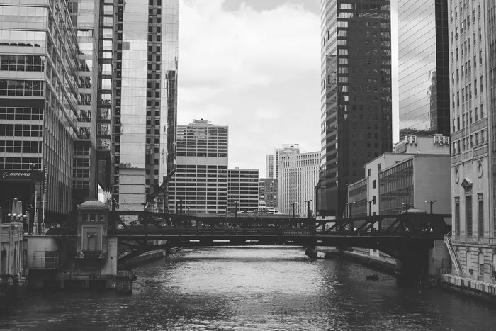 黑白相间的芝加哥河