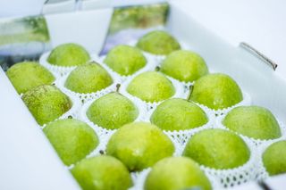 梨，福梨，礼品盒，食品，食品和饮料，绿色，摄影棚拍摄，室内