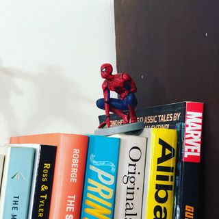 蜘蛛侠、卡通、漫威、迪士尼、文本、西方脚本、真人、人类表现