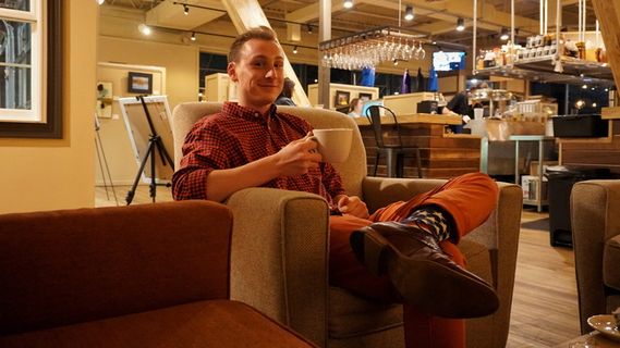 家具，沙发，椅子，人，人，金沙咖啡店，美国，劳伦斯ks