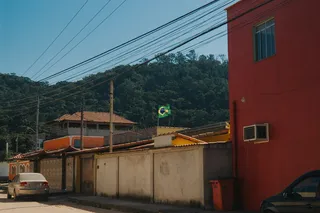 巴西，街道，旗帜，山脉，树木，城市，道路，风