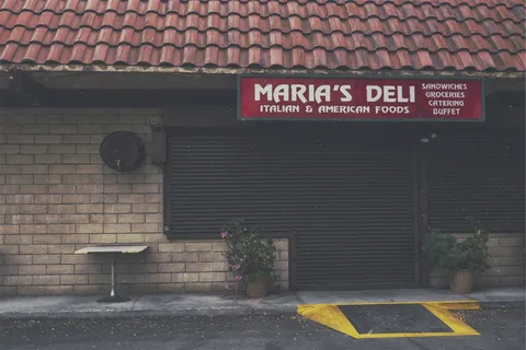 关闭，maria，deli italian，&，american food store facade，s，deli，标牌
