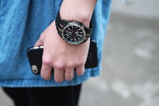 手持智能手机、手表、手机、手机、电子产品、手机的人