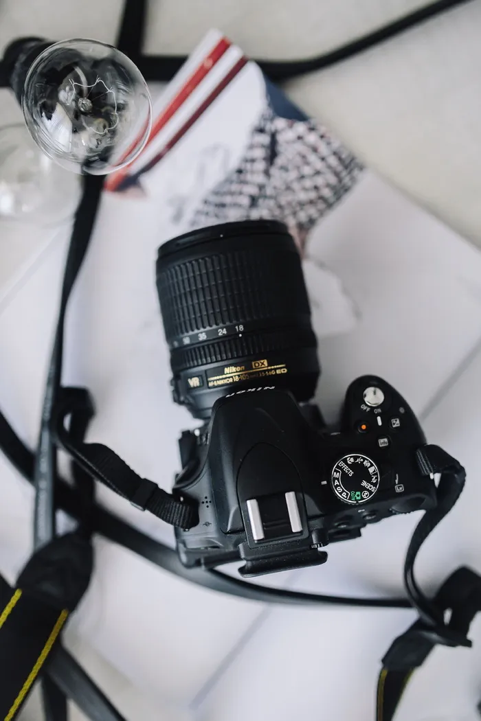 照相机、摄影记者、侦探、技术、室内、特写、无人、通信