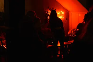 希腊, 雅典, psiri, 酒吧, 红色, 城市, 妇女, 一群人