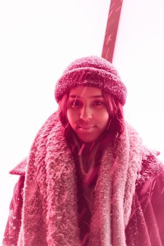 加拿大多伦多，充满活力，肖像画，明亮，冬天，粉红色，一人