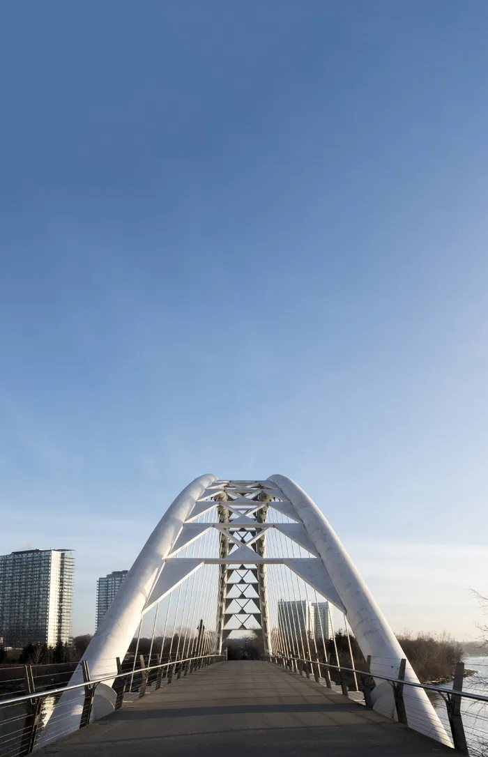 建筑、建筑、基础设施、蓝色、天空、海洋、水、桥梁