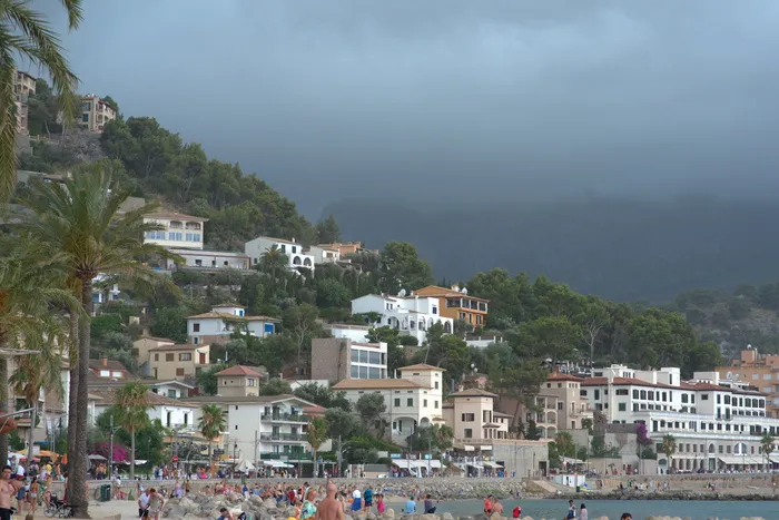 海滩、度假、山脉、夏天、大海、沙子、水、假期