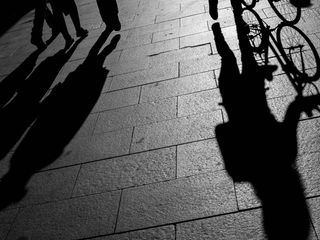 影子，影子，街道，黑白，真人，阳光，人群，低矮的部分
