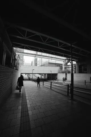 建筑，人群，建筑结构，男人，真人，走路，人，生活方式