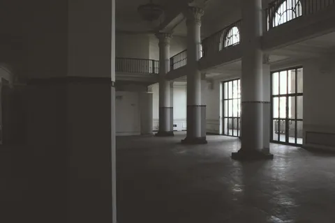栏杆附近立柱照片 栏杆附近立柱照片