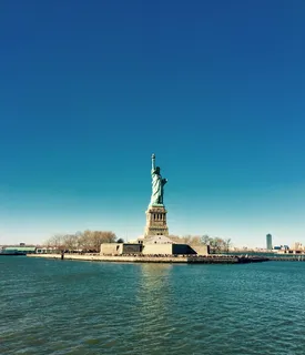 美国,泽西市,自由岛,自由岛,纽约,自由女神像,天空,水 美国,泽西市,自由岛,自由岛,纽约,自由女神像,天空,水