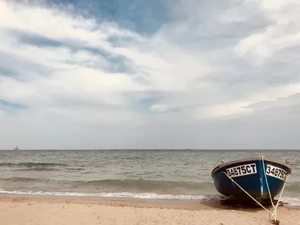 船，海，海滩，夏天，波浪，沙子，多云，夏天的最后一天