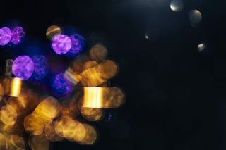 金色和蓝色的圣诞装饰品