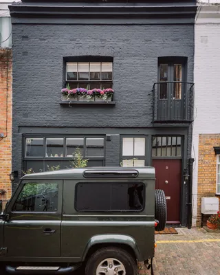 buildipng附近的黑色SUV