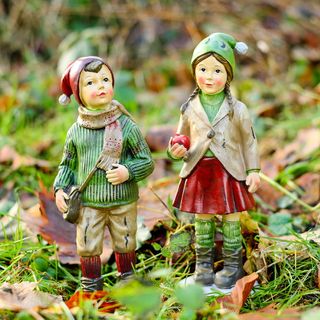 女孩、男孩、绿色、红色、风帽雕像、儿童、跑步、森林