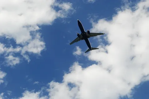 飞机、云、天空、云、飞行、距离、机票、机翼 飞机、云、天空、云、飞行、距离、机票、机翼