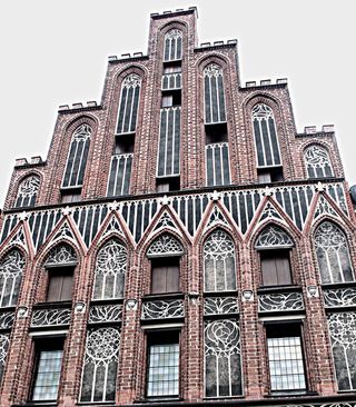 波兰，托伦，建筑，建筑外部，建筑结构，窗户，低角度视图，建筑