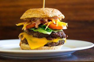 汉堡，食物，盘子，汉堡，餐馆，肉，面包，奶酪