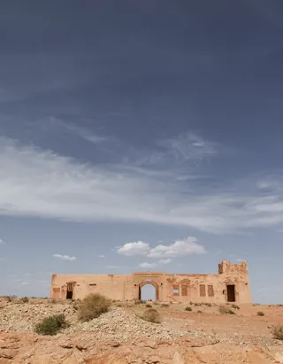 棕色陶瓷建筑摄影