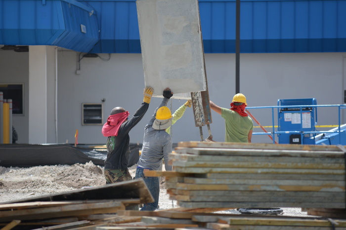 二、黄、硬、头盔、建筑、建筑工人、安全帽、安全帽