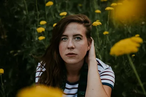 成人、美丽、模糊、特写、花朵、女孩、草地、户外