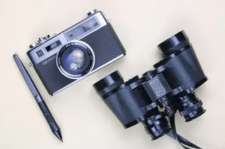 电子产品，相机，钢笔，双筒望远镜，数码相机，绘画，艺术，货币