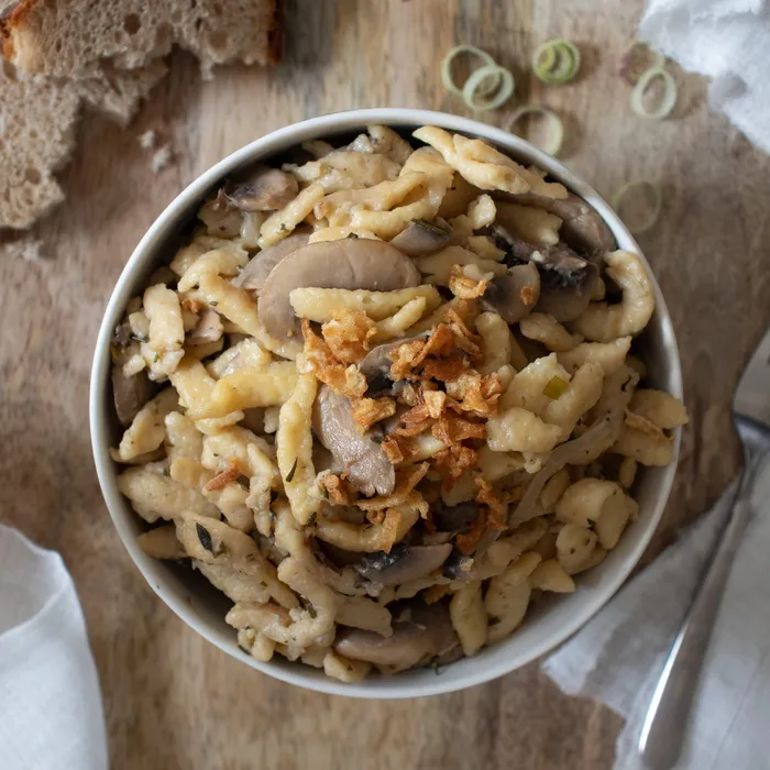 食品，意大利面，冰淇淋，奶油，奶油，甜点，植物，面包