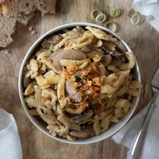 食品，意大利面，冰淇淋，奶油，奶油，甜点，植物，面包