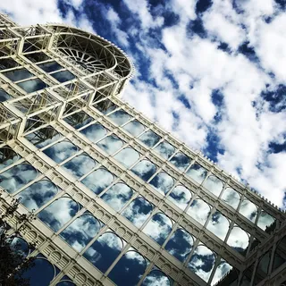 建筑、天空、云、建筑、城市、商业、办公室、玻璃