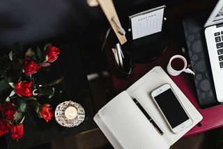 内政部的粉红色办公桌