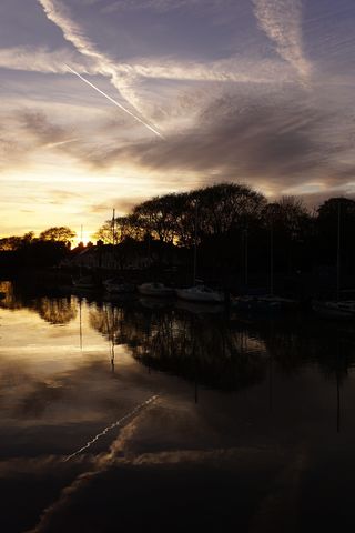 费弗瑟姆，肯特郡，小溪，河流，船，日落，水，云天