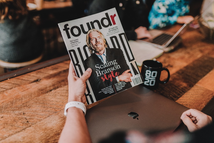 持有Foundr book的人员