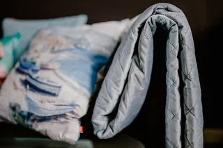 带舒适沙发的现代客厅