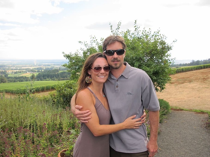 美国，邓迪，品酒，两个人，情感，团结，爱，看着镜头