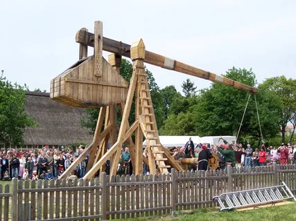 blide,catapult,中世纪,人,人群,真实的人,一群人,一大群人 blide,catapult,中世纪,人,人群,真实的人,一群人,一大群人