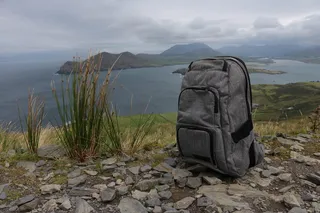 灰色，黑色，徒步旅行，背包，休息，休息，自然，风景