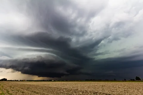 积雨云、风暴狩猎、气象学、雷暴、风暴、超级单体、乌云、前进 积雨云、风暴狩猎、气象学、雷暴、风暴、超级单体、乌云、前进