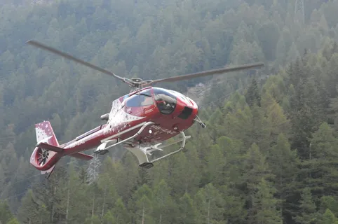 直升机,航空zermatt,zermatt,täsch,运输,运输方式,树木,飞行器 直升机,航空zermatt,zermatt,täsch,运输,运输方式,树木,飞行器