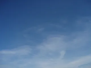 天空，云，蓝天，云天，低角度视野，蓝色，自然之美，宁静