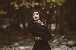 人，女人，黑人，衣服，外套，时装，模特，一个人