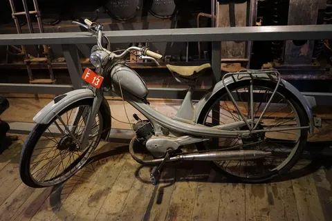 机动、自行车、棕色、地板、轻便摩托车、nsu quickli、两轮车、旧