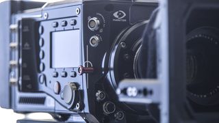 黑色专业摄像机的特写摄影