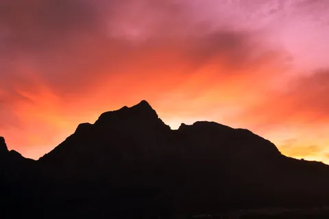 黎明、黄昏、山脉、剪影、天空、日出、日落、自然之美 黎明、黄昏、山脉、剪影、天空、日出、日落、自然之美