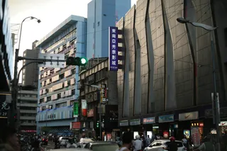 灰色建筑, 人类, 人, 镇, 城市, 城市, 大都市, 建设