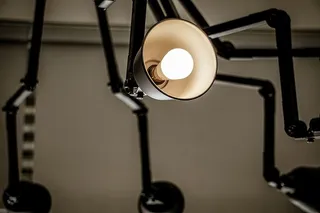 打开带阴影的白光