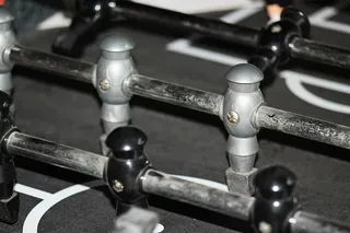 踢球、玩耍、黑白、休闲、社区游戏、乐趣、乐趣、胜利