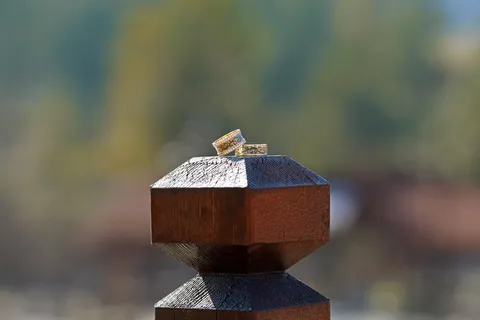 自然, 木纤维板, 婚礼, 圆环, 专注于前景, 特写, 一天, 没有人